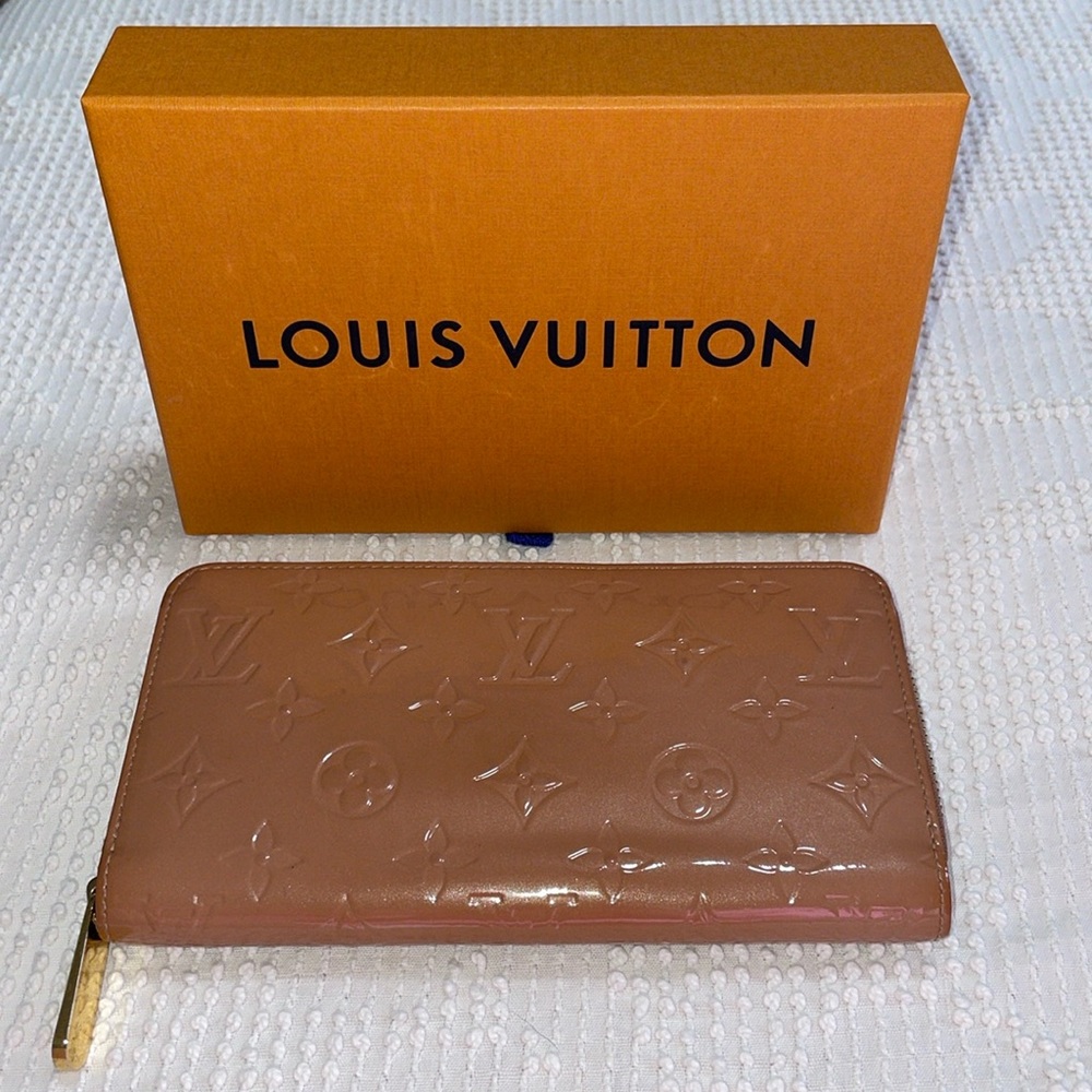 LOUIS VUITTON VERNIS zippy long wallet, tan preloved
